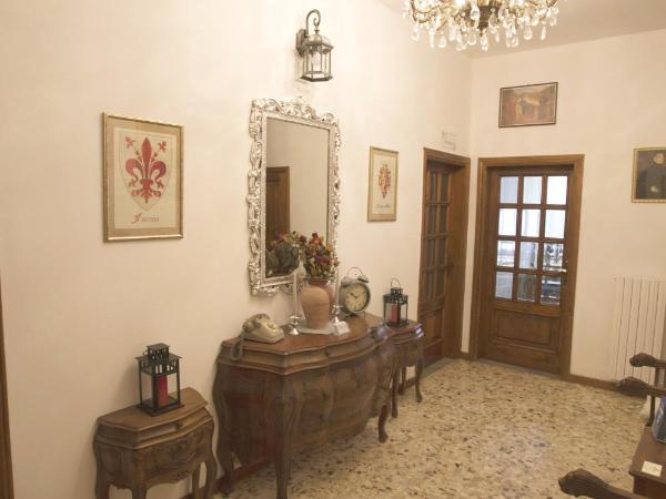 Dimora Del Magnifico : photo 1 de la chambre chambre triple avec salle de bains privative