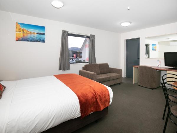 Bella Vista Motel Lake Wanaka : photo 2 de la chambre logement familial 1 chambre (1 lit queen-size et 2 lits simples)