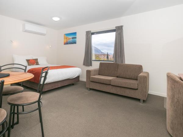 Bella Vista Motel Lake Wanaka : photo 4 de la chambre logement familial 1 chambre (1 lit queen-size et 2 lits simples)