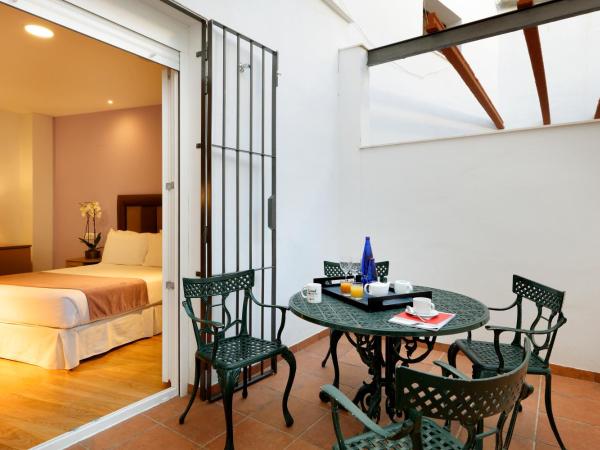 Exe Triunfo Granada : photo 3 de la chambre chambre double avec patio