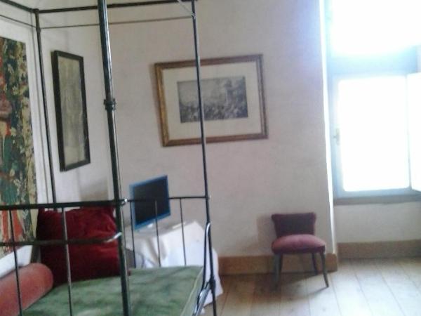 Château de Cauderoue : photo 6 de la chambre suite - vue sur jardin