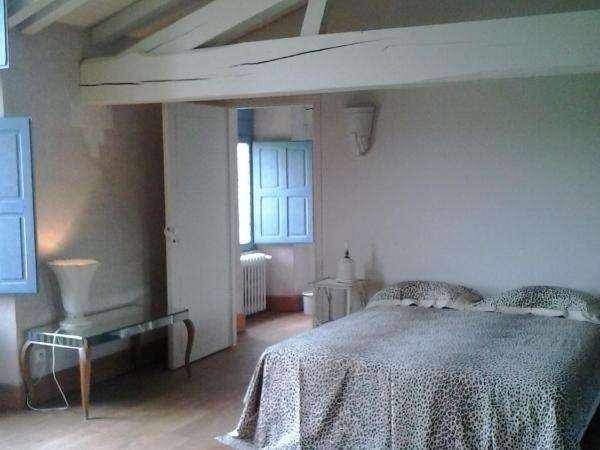 Château de Cauderoue : photo 7 de la chambre suite - vue sur jardin