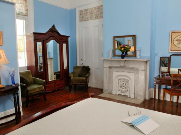 Ashton's Bed and Breakfast : photo 2 de la chambre chambre lit queen-size