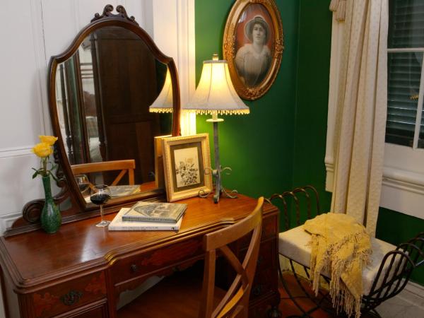 Ashton's Bed and Breakfast : photo 1 de la chambre chambre lit king-size supérieure