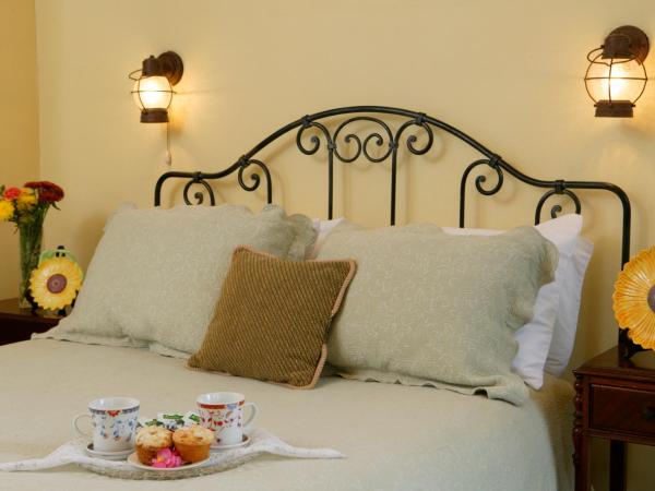Ashton's Bed and Breakfast : photo 3 de la chambre chambre lit queen-size deluxe