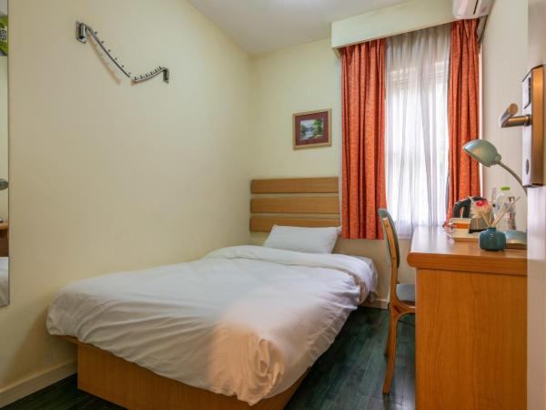 Home Inn Chongqing Jiangbei Airport Shuangfeng Road : photo 1 de la chambre chambre simple