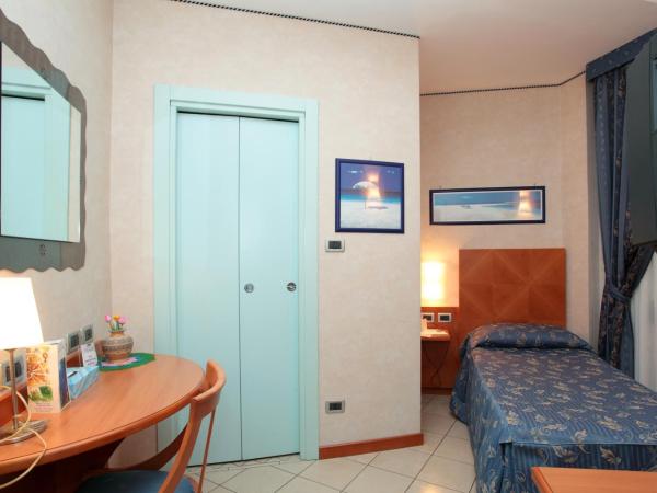 Hotel Centrale : photo 8 de la chambre chambre simple