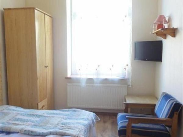 Sopot Roza Apartments : photo 2 de la chambre chambre double standard avec salle de bains commune