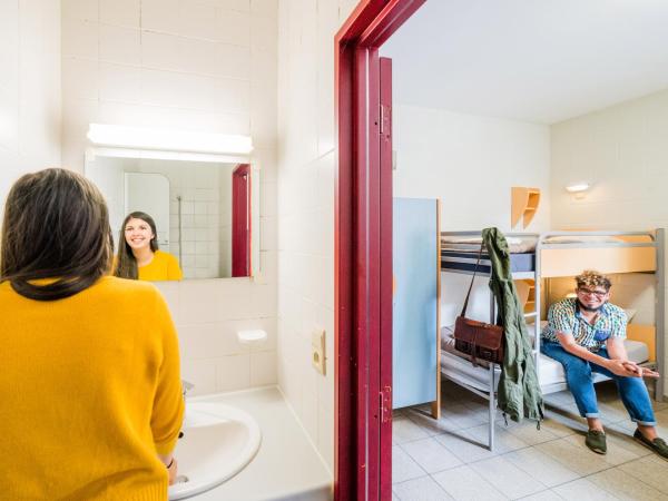 Auberge de Jeunesse de Namur : photo 9 de la chambre chambre quadruple