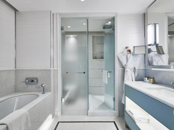 Hôtel Martinez, in The Unbound Collection by Hyatt : photo 7 de la chambre suite lit king-size prestige - vue sur mer