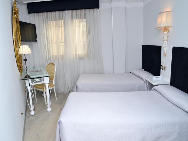 Artheus Carmelitas Salamanca : photo 4 de la chambre chambre lits jumeaux