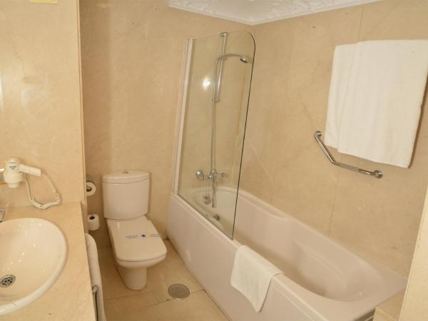 Artheus Carmelitas Salamanca : photo 3 de la chambre triple room with 3 beds