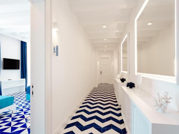 Maison Blu - Intimate GuestHouse : photo 5 de la chambre suite junior