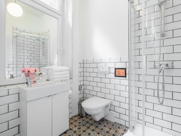 Fifteen Boutique Rooms Budapest with Self Check-In : photo 10 de la chambre chambre standard lit queen-size