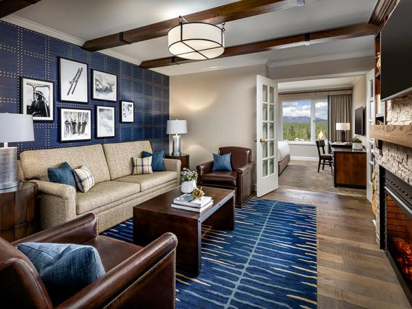 Fairmont Chateau Whistler : photo 1 de la chambre suite junior lit king-size avec canapé-lit et vue