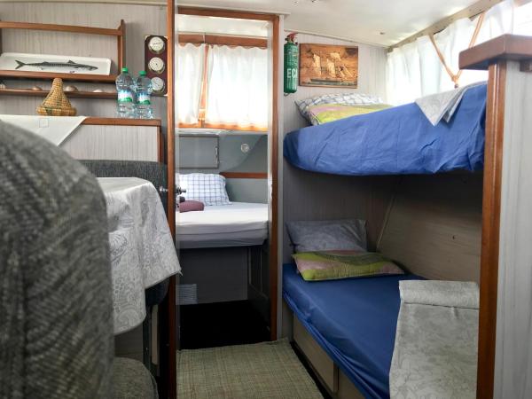 Boat Yacht Barcelona : photo 4 de la chambre mobile home