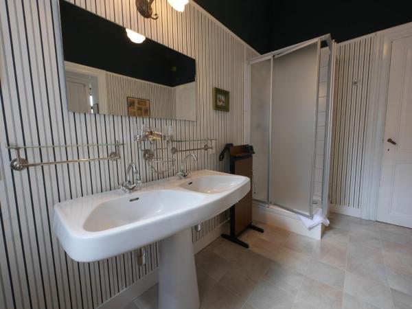 L'Étape Fagnarde - Bed, Breakfast & Sauna : photo 3 de la chambre chambre double deluxe avec lit d'appoint