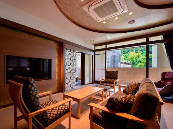 Okuno Hosomichi : photo 8 de la chambre chambre premium avec coin tatami et baignoire en plein air