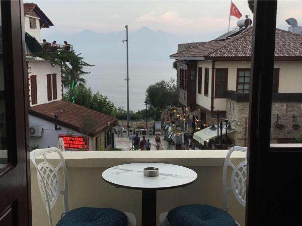 Mono Hotel : photo 1 de la chambre chambre double deluxe avec balcon - vue sur mer