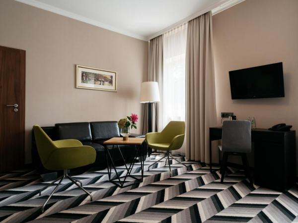 Hotel Apis : photo 5 de la chambre chambre triple