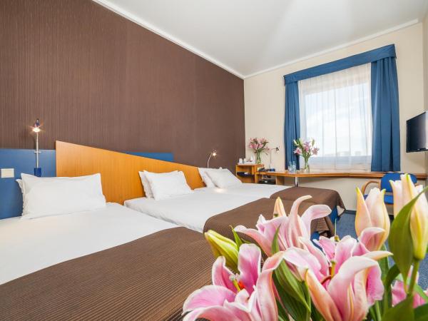 Express Kraków Hotel : photo 4 de la chambre chambre triple