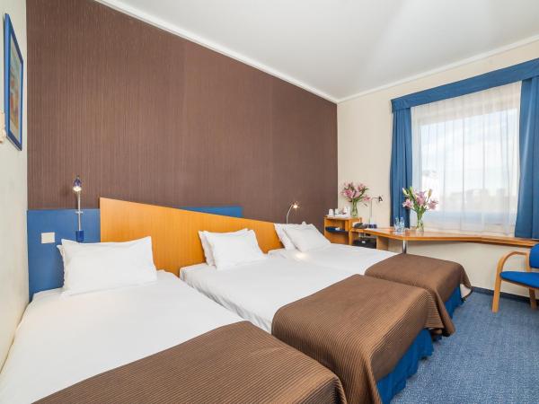 Express Kraków Hotel : photo 2 de la chambre chambre triple