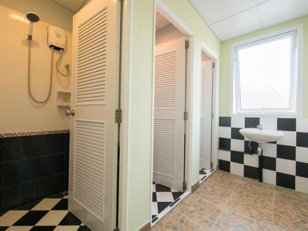 Sindy's Hostel : photo 7 de la chambre chambre simple avec toilettes et douche communes