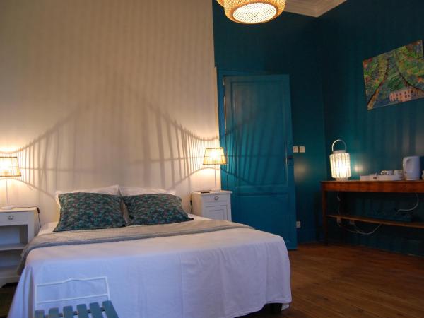 Madeleine Bergerac : photo 6 de la chambre chambre double - vue sur jardin