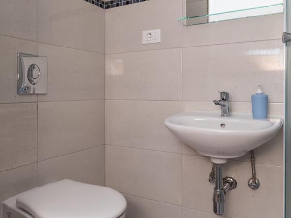 Begović Guest House : photo 10 de la chambre chambre simple avec balcon