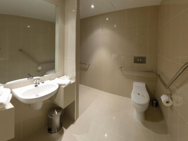 Atlantis Hotel Melbourne : photo 3 de la chambre chambre lit queen-size supérieure - accessible aux personnes à mobilité réduite