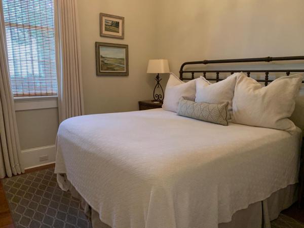 Terrell House Bed and Breakfast : photo 4 de la chambre suite deluxe avec lit king-size