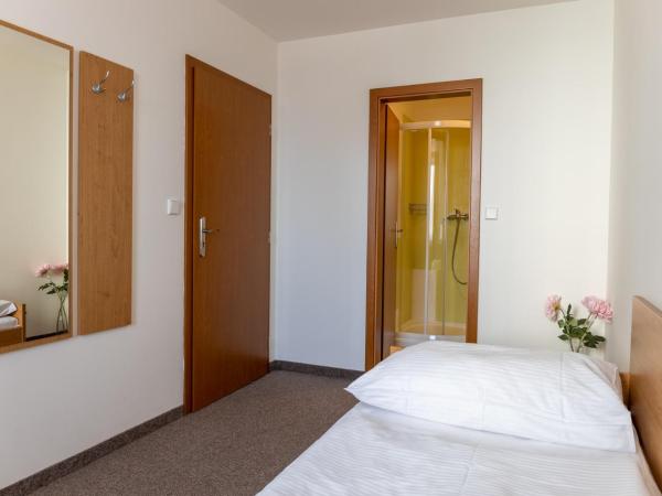 Hotel Kanarek : photo 2 de la chambre chambre simple