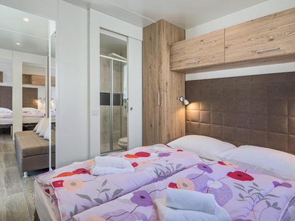 Mobile Homes Camping Santa Marina, Lanterna : photo 4 de la chambre mobile home familial 3 chambres prestige