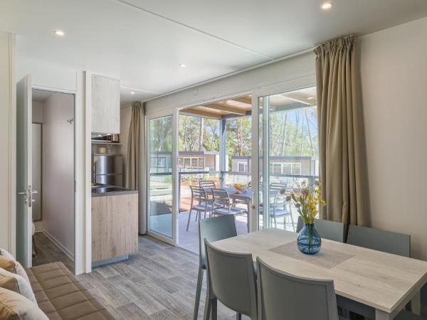 Mobile Homes Camping Santa Marina, Lanterna : photo 2 de la chambre mobile home familial 3 chambres prestige