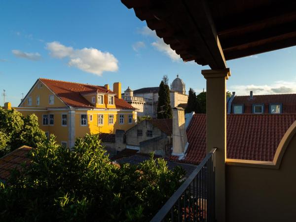Geronimo Guest House Belém : photo 7 de la chambre suite avec balcon