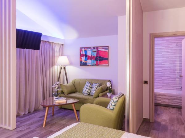 Akti Taygetos - Conference Resort : photo 7 de la chambre suite junior - vue sur jardin