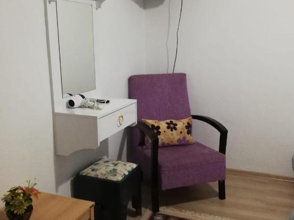 Mavi Pansiyon : photo 3 de la chambre chambre familiale avec salle de bains commune