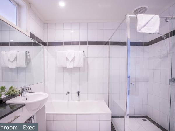 Clocktower Apartment Hotel : photo 6 de la chambre executive two-bedroom apartment - one king bed and one queen bed