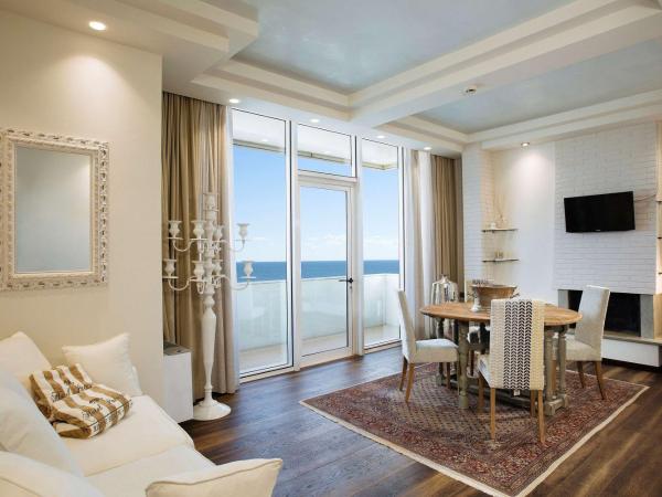 Best Western Maison B Hotel : photo 3 de la chambre appartement de grand standing avec vue sur mer
