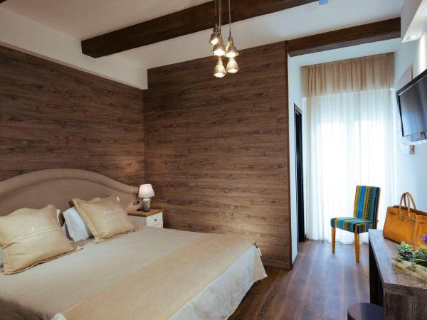 Best Western Maison B Hotel : photo 1 de la chambre chambre double ou lits jumeaux de luxe avec balcon et vue sur la mer 