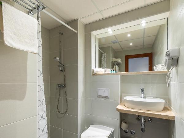 Hotel Komodor : photo 6 de la chambre chambre double/lits jumeaux standard - annexe