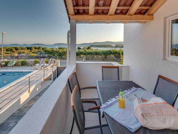 Villa Croatica II : photo 2 de la chambre appartement - rez-de-chaussée