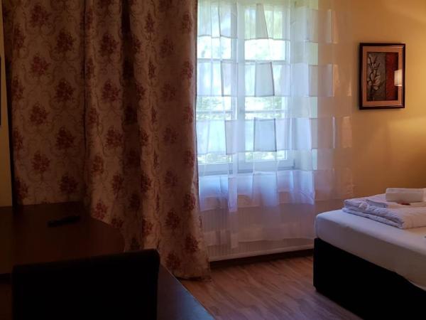 Hotel-Villa Lalee : photo 5 de la chambre chambre double ou lits jumeaux