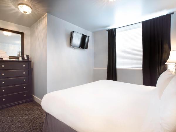 Ballard Inn : photo 6 de la chambre chambre lit king-size avec salle de bains commune