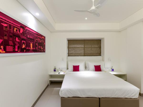 Centro : photo 5 de la chambre grande chambre lit king-size