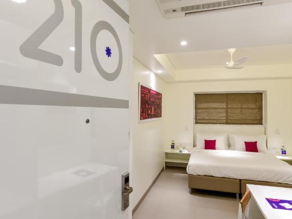 Centro : photo 6 de la chambre grande chambre lit king-size