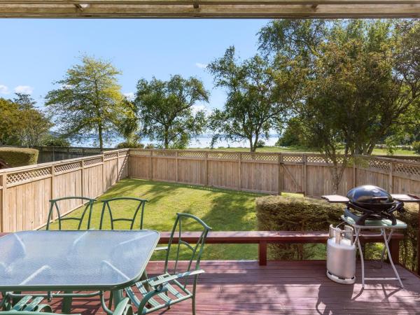 Ramada Resort By Wyndham Rotorua Marama : photo 6 de la chambre chalet 3 chambres - vue sur lac