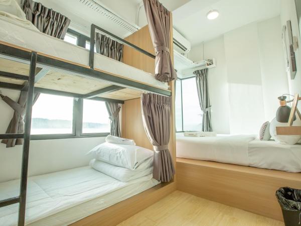 Homy Seafront Hostel : photo 2 de la chambre chambre familiale - vue sur mer
