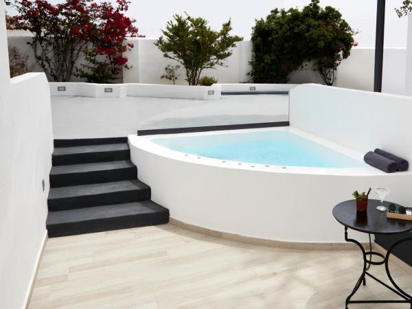 Kalisti Hotel & Suites : photo 7 de la chambre suite Élégante avec jacuzzi extérieur privé - vue sur jardin