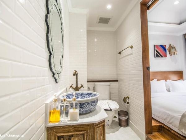 Lanna Oriental Hotel - SHA Extra Plus : photo 5 de la chambre hébergement double de style lanna